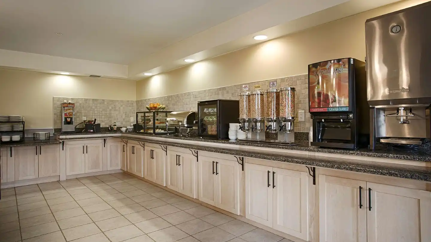 Best Western Plus Woodstock Hotel & Conference Centre Bar