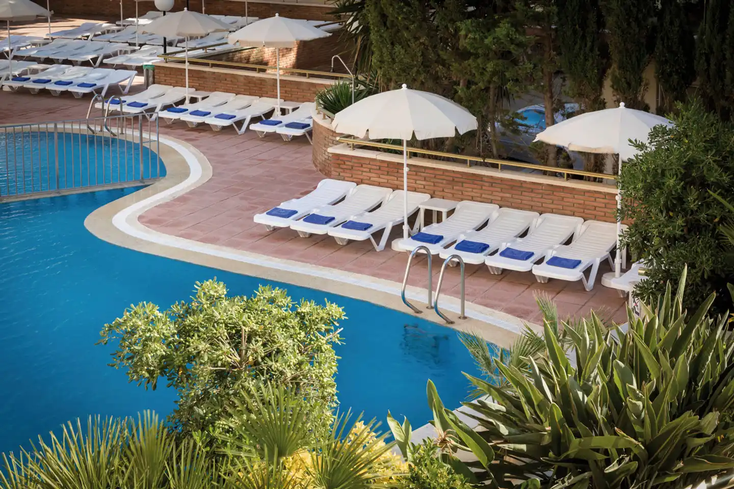 htop Royal Sun Pool