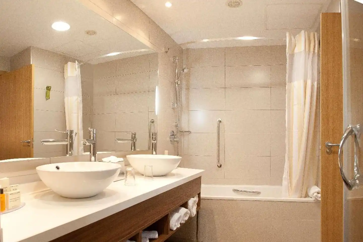 Hilton Garden Inn Malaga Badezimmer