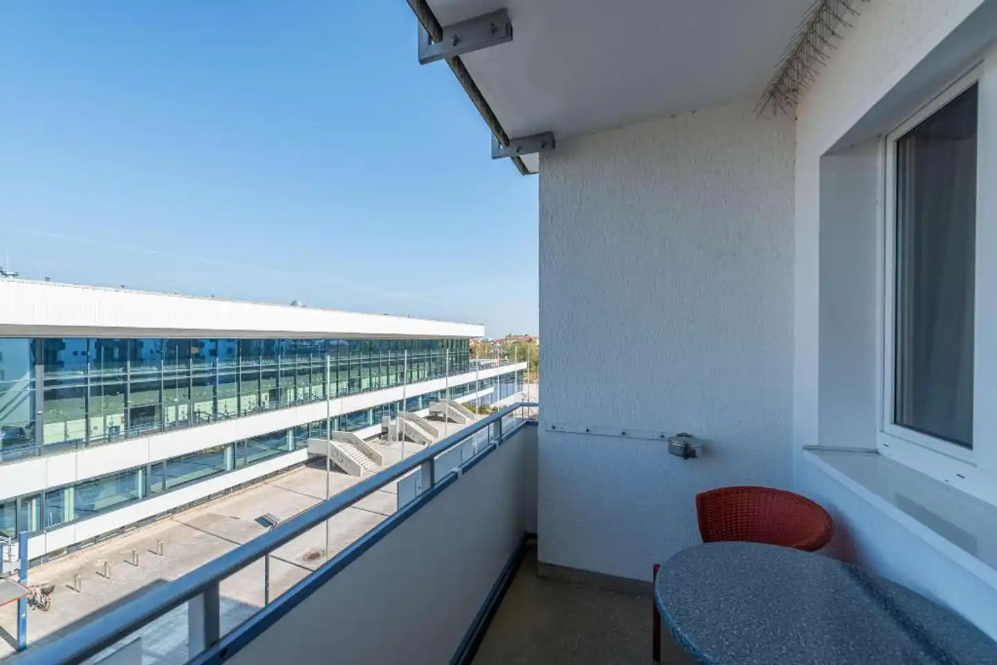 An der Stadthalle Terrasse