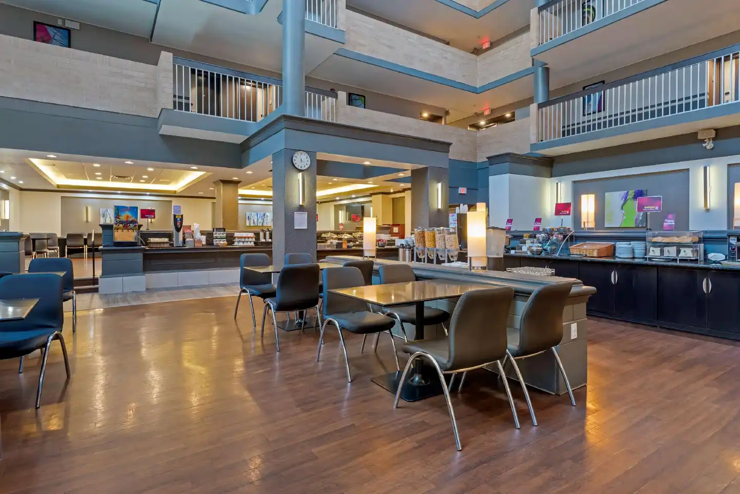 Best Western Plus Village Park Inn Bar