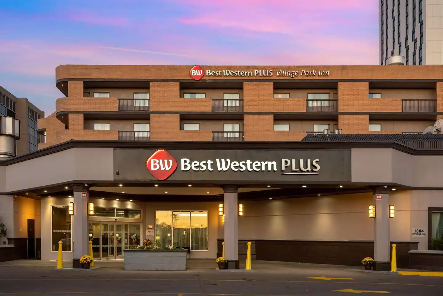 Best Western Plus Village Park Inn Aussenansicht