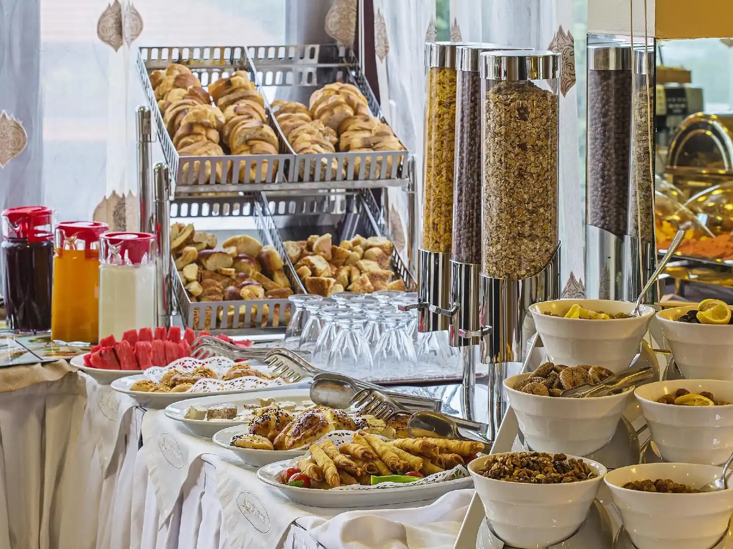 Almina Hotel Restaurant