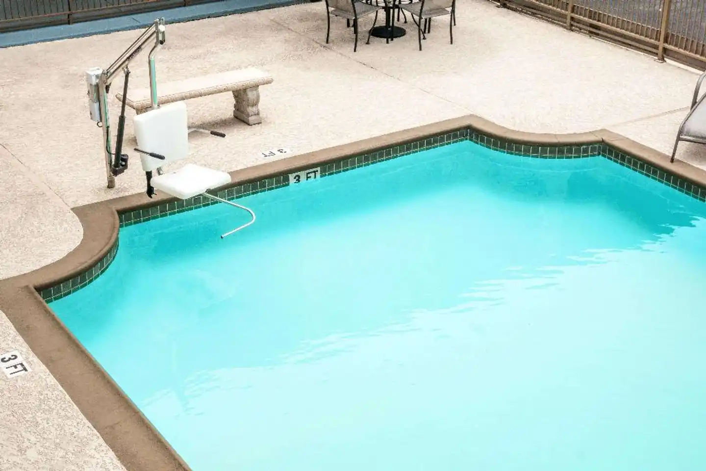 Days Inn by Wyndham Houston Pool