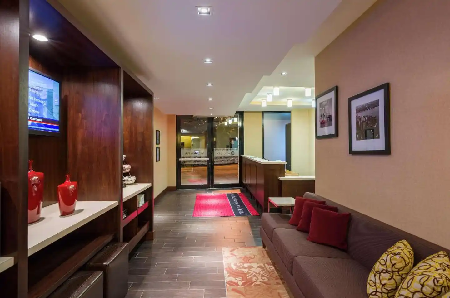 Hampton Inn Seaport Financial District Lobby