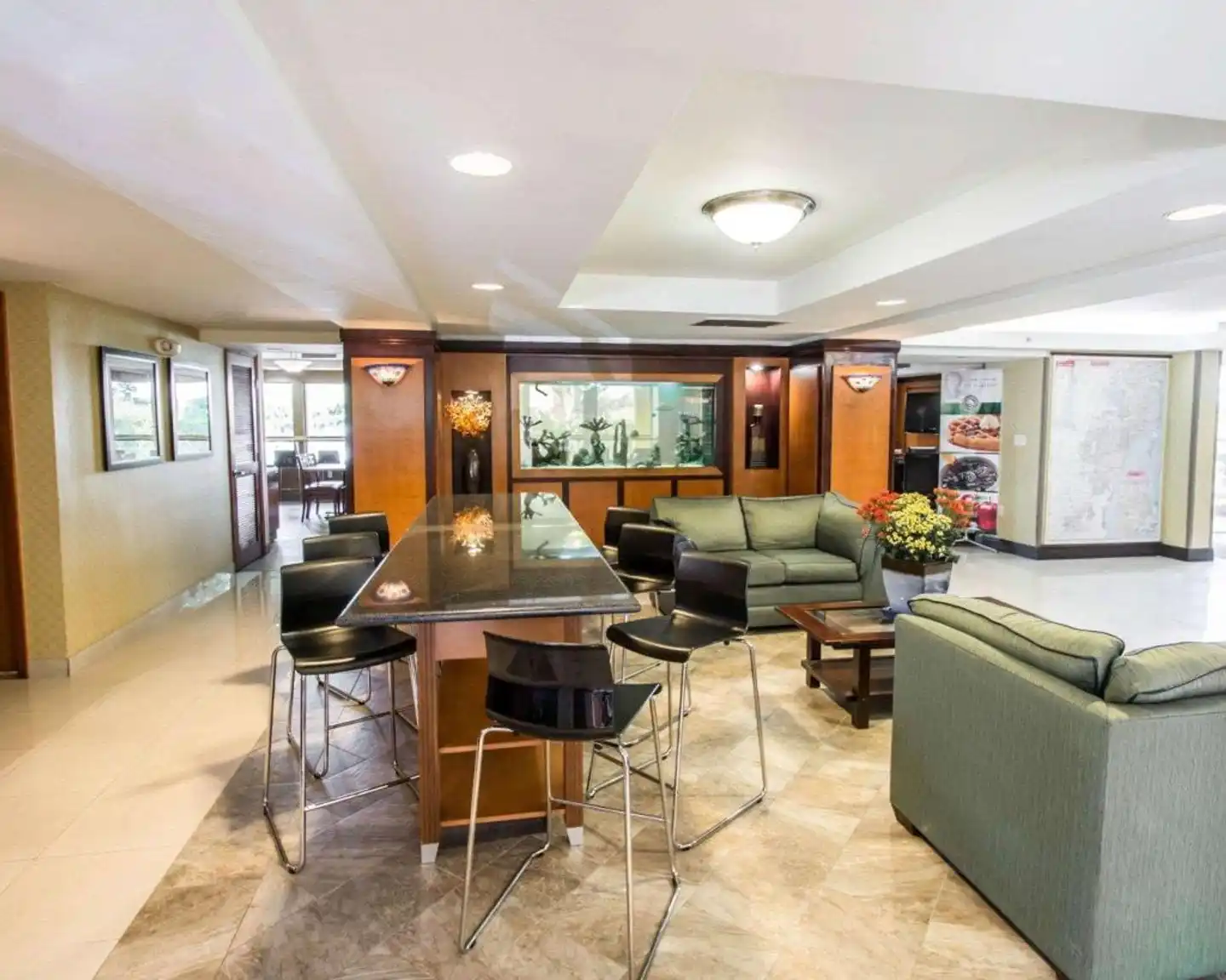 Quality Inn Miami Airport Lobby