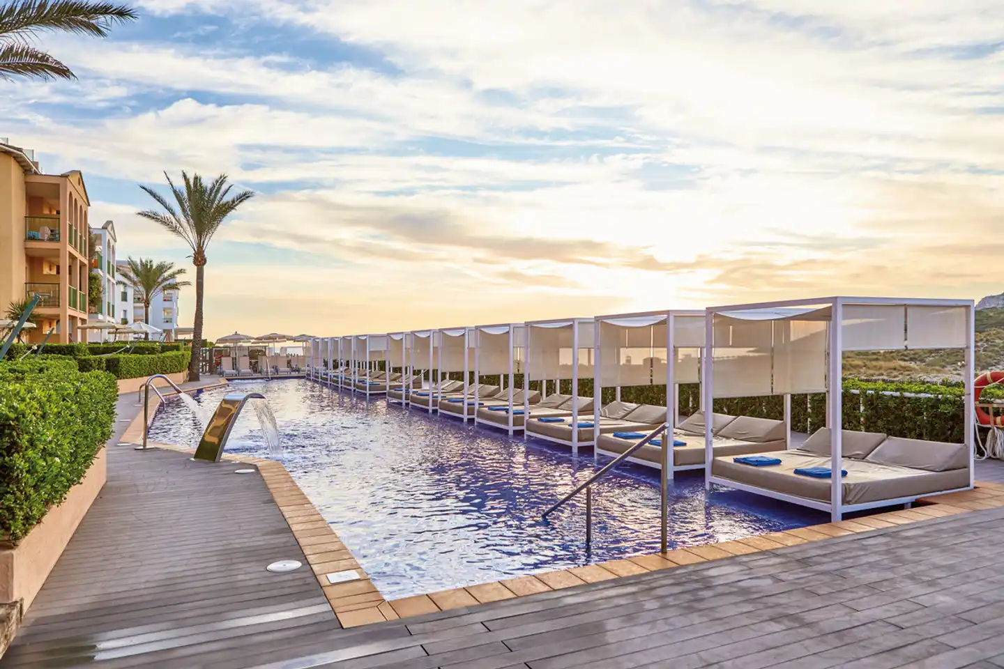 Zafiro Cala Mesquida Pool
