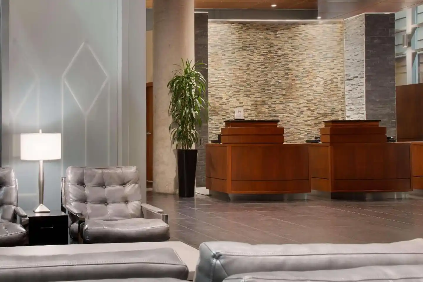 Embassy Suites by Hilton - Montreal Lobby