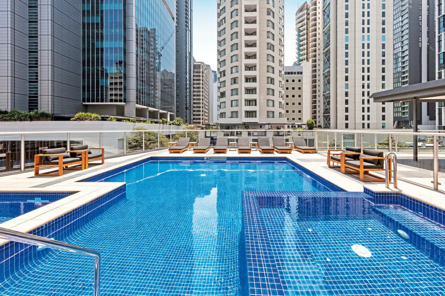 Oaks Brisbane Festival Suites Pool