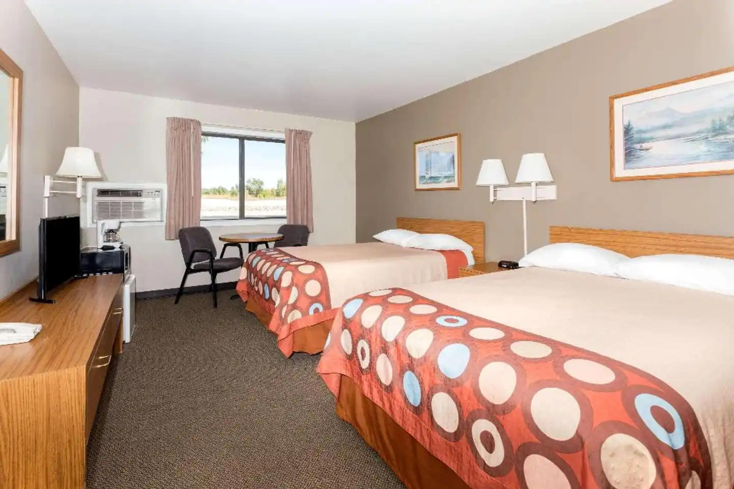 Super 8 by Wyndham Cos/Hwy. 24 E/PAFB Area Wohnbeispiel