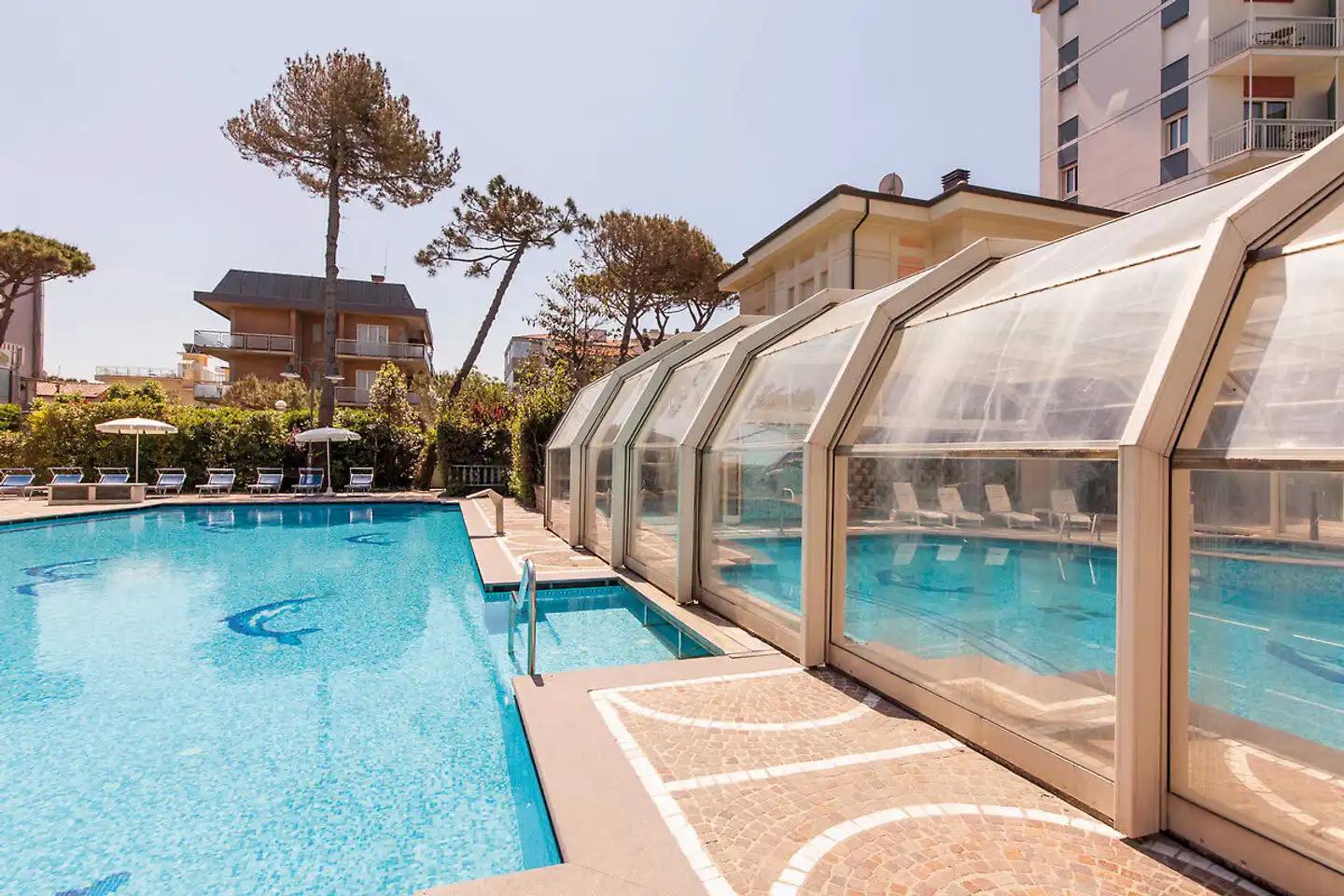 Aurelia Pool