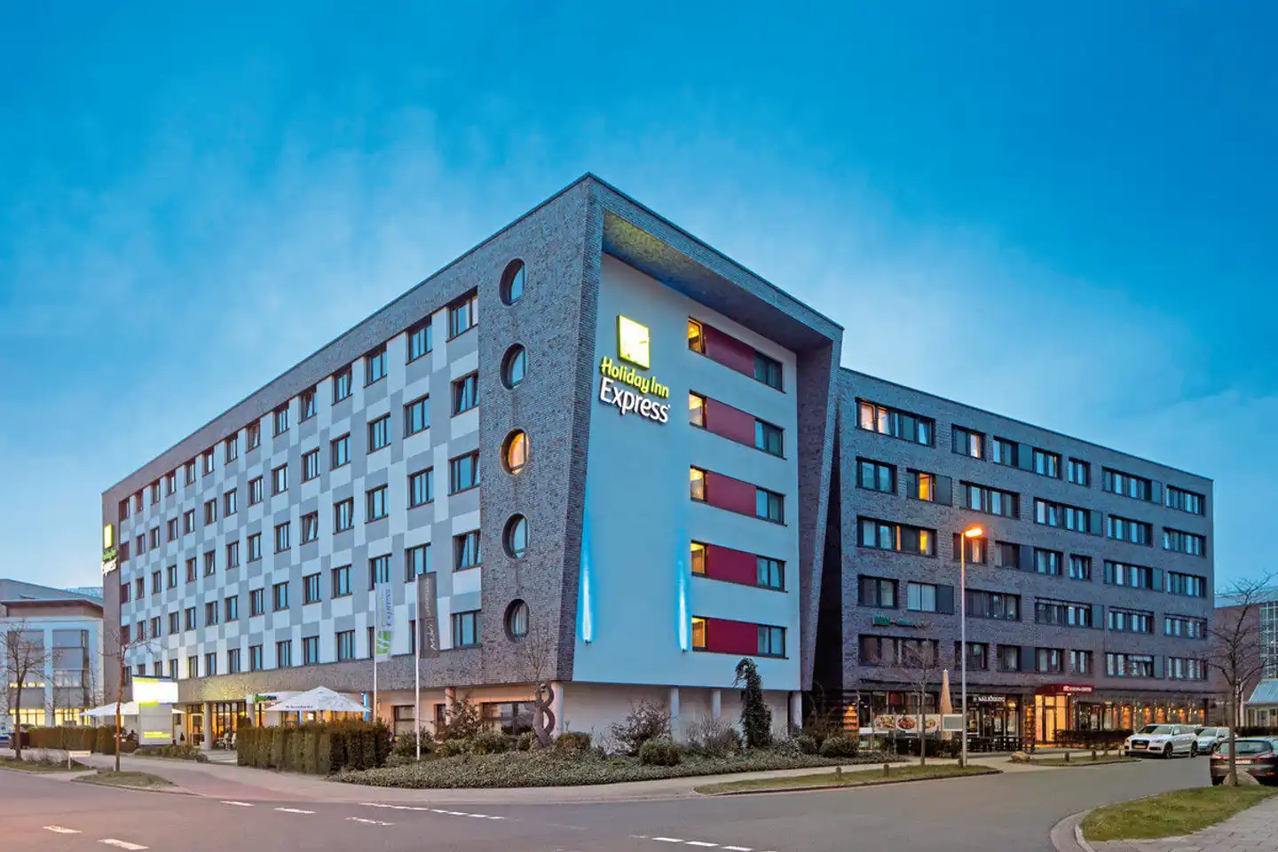 Holiday Inn Express Bremen Airport Aussenansicht