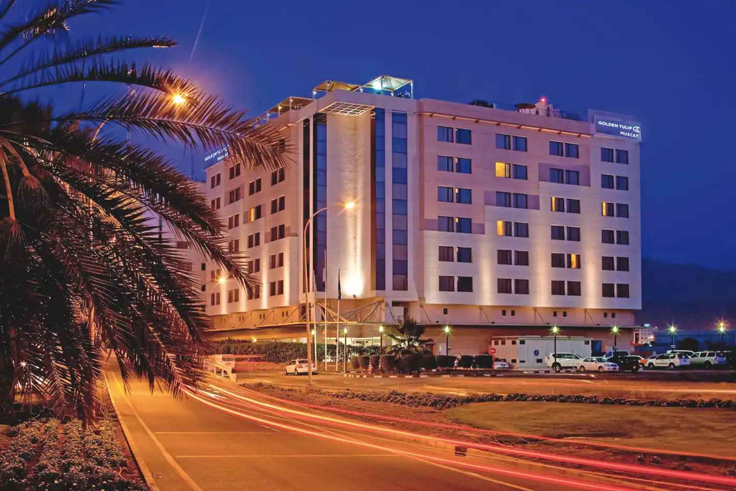 Golden Tulip Muscat Aussenansicht