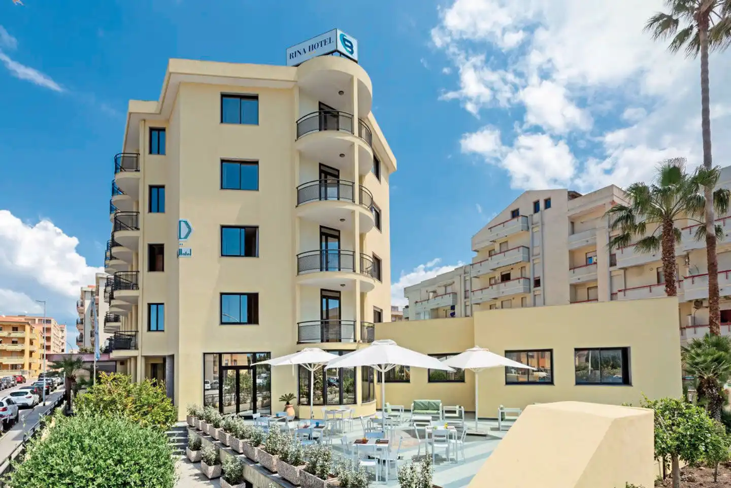 Rina Hotel Aussenansicht