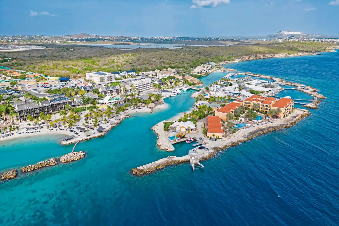Dolphin Suites Aussenansicht