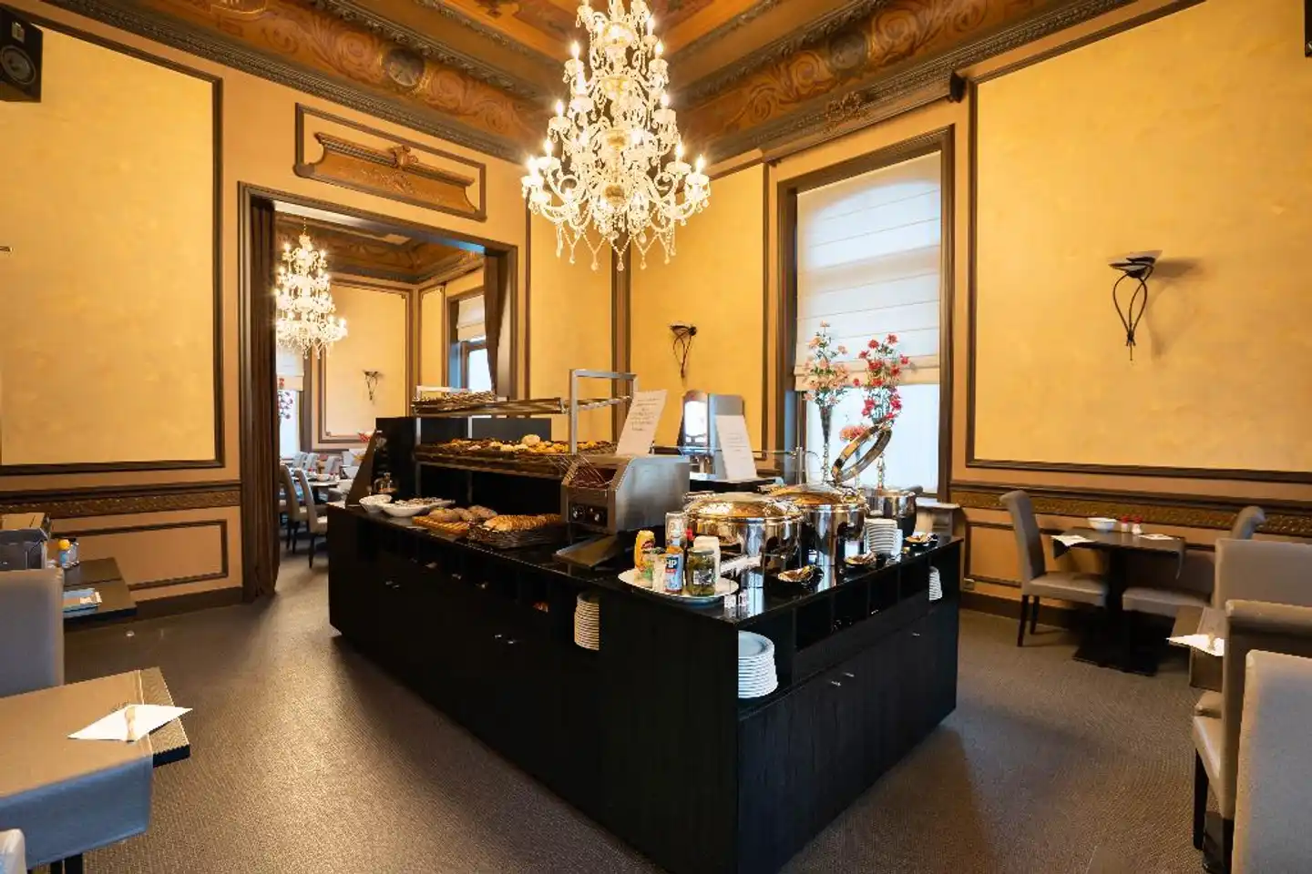 The Golden Tree Hotel Wohnbeispiel