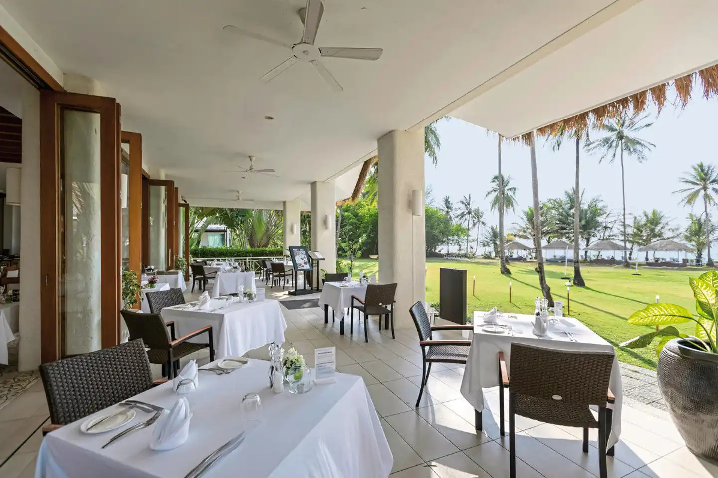 Kantary Beach Hotel - Villas & Suites Khao Lak Restaurant