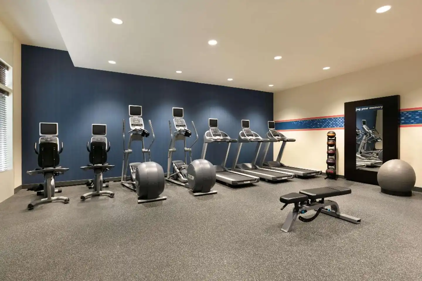 Hampton Inn New York - LaGuardia Airport Sport und Entertainment