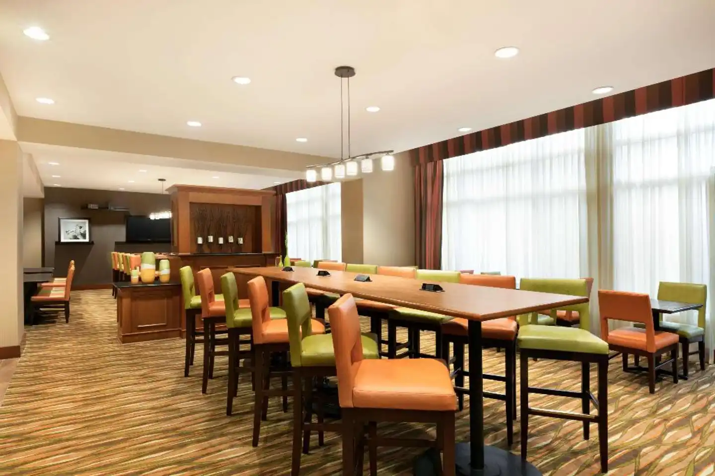 Hampton Inn New York - LaGuardia Airport Bar