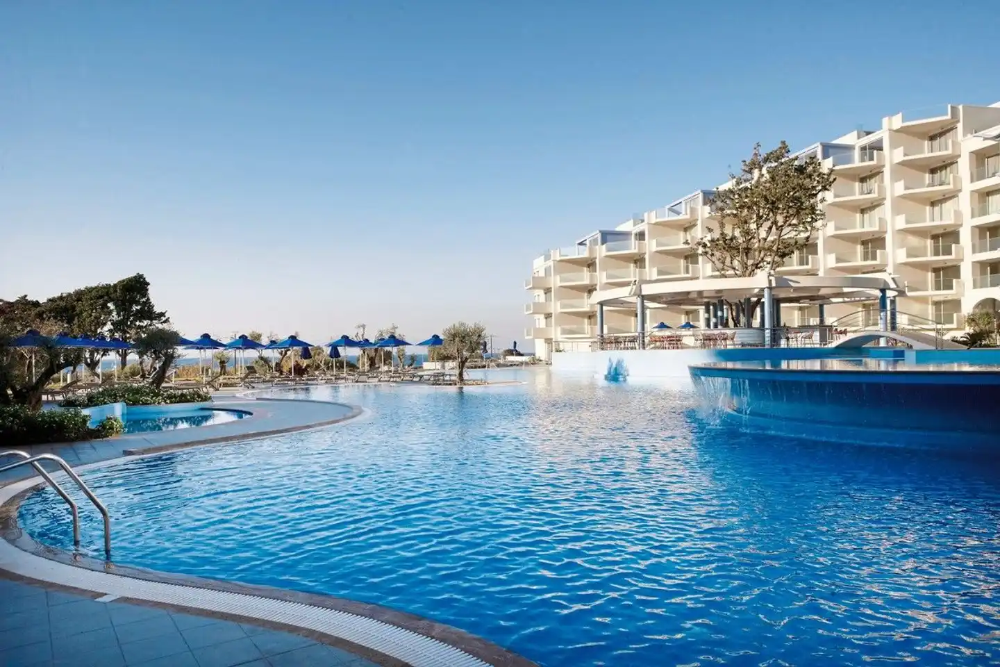 Atrium Platinum Pool