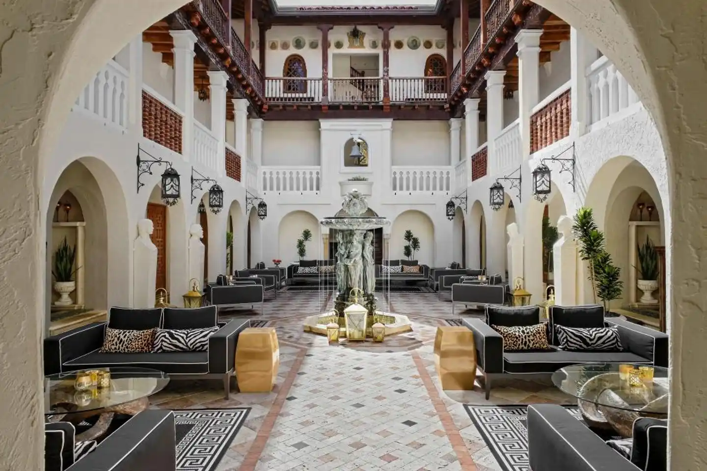 The Villa Casa Casuarina (ex Villa by Barton G) Lobby