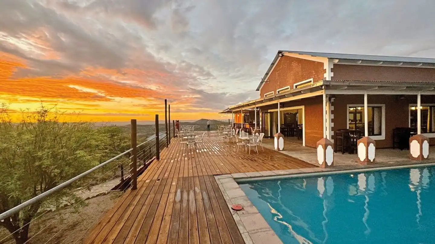 River Crossing Lodge Pool