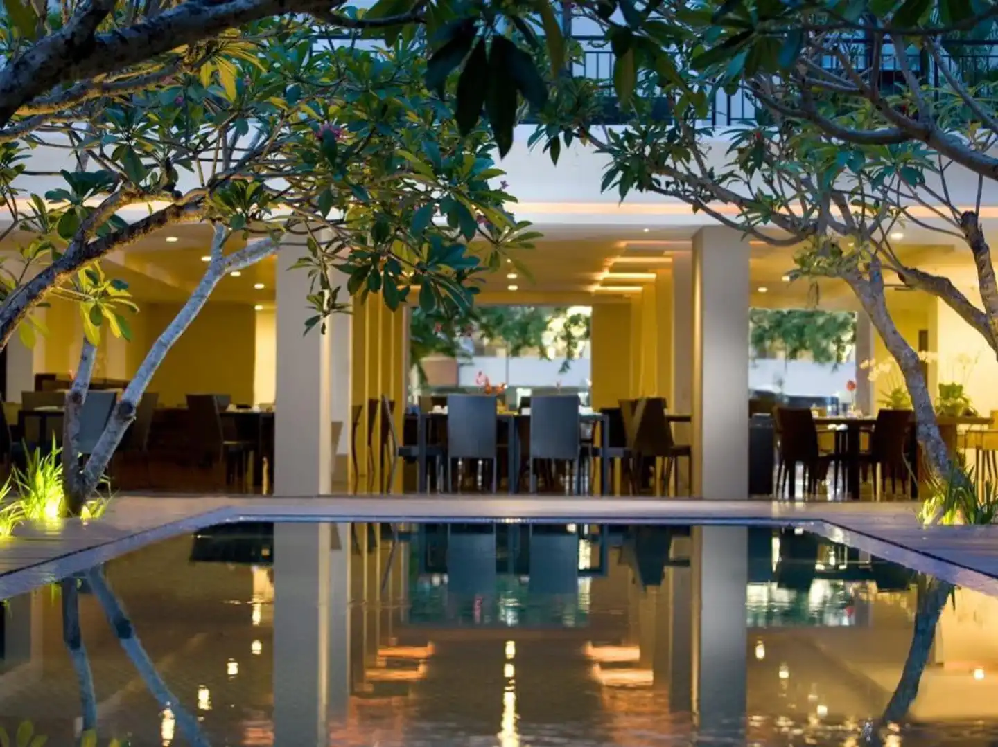 Santika Kuta Pool