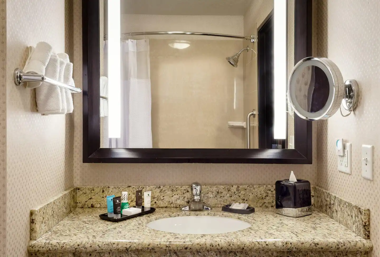 Crowne Plaza Anchorage-Midtown Badezimmer