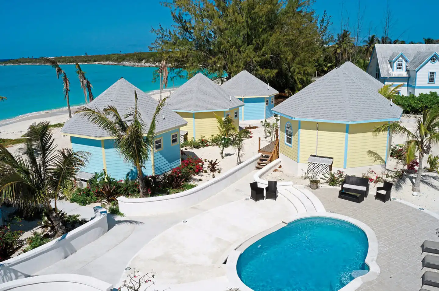 Paradise Bay Pool