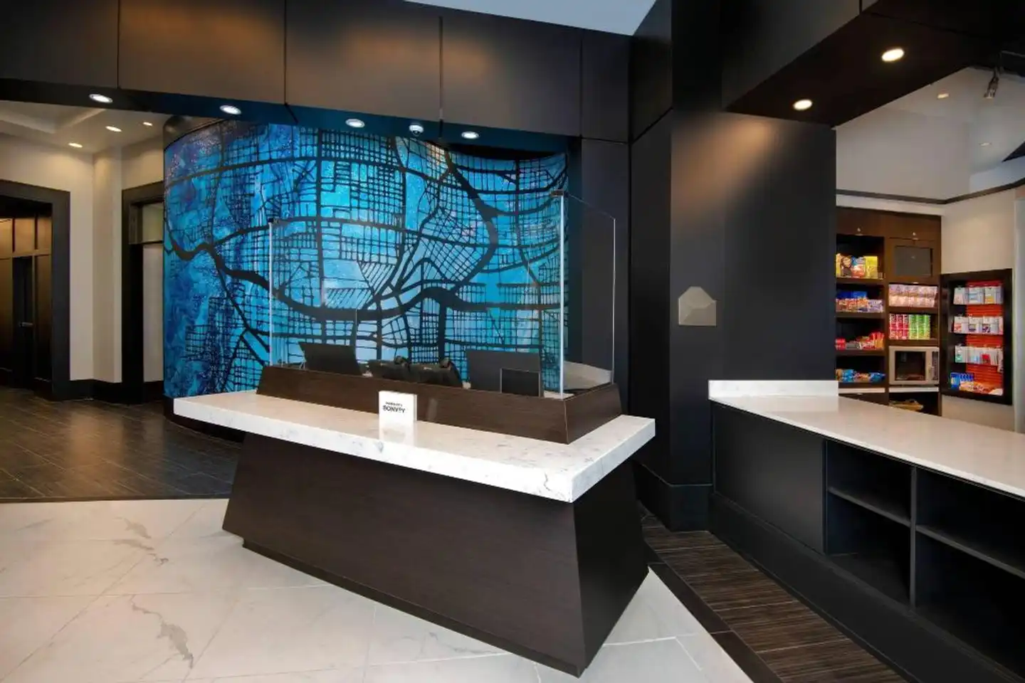Courtyard by Marriott Atlanta Downtown Badezimmer