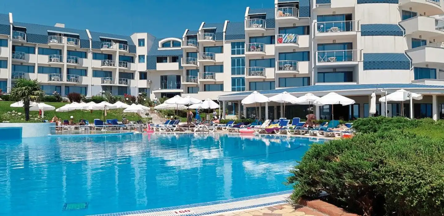 Sineva Beach Pool