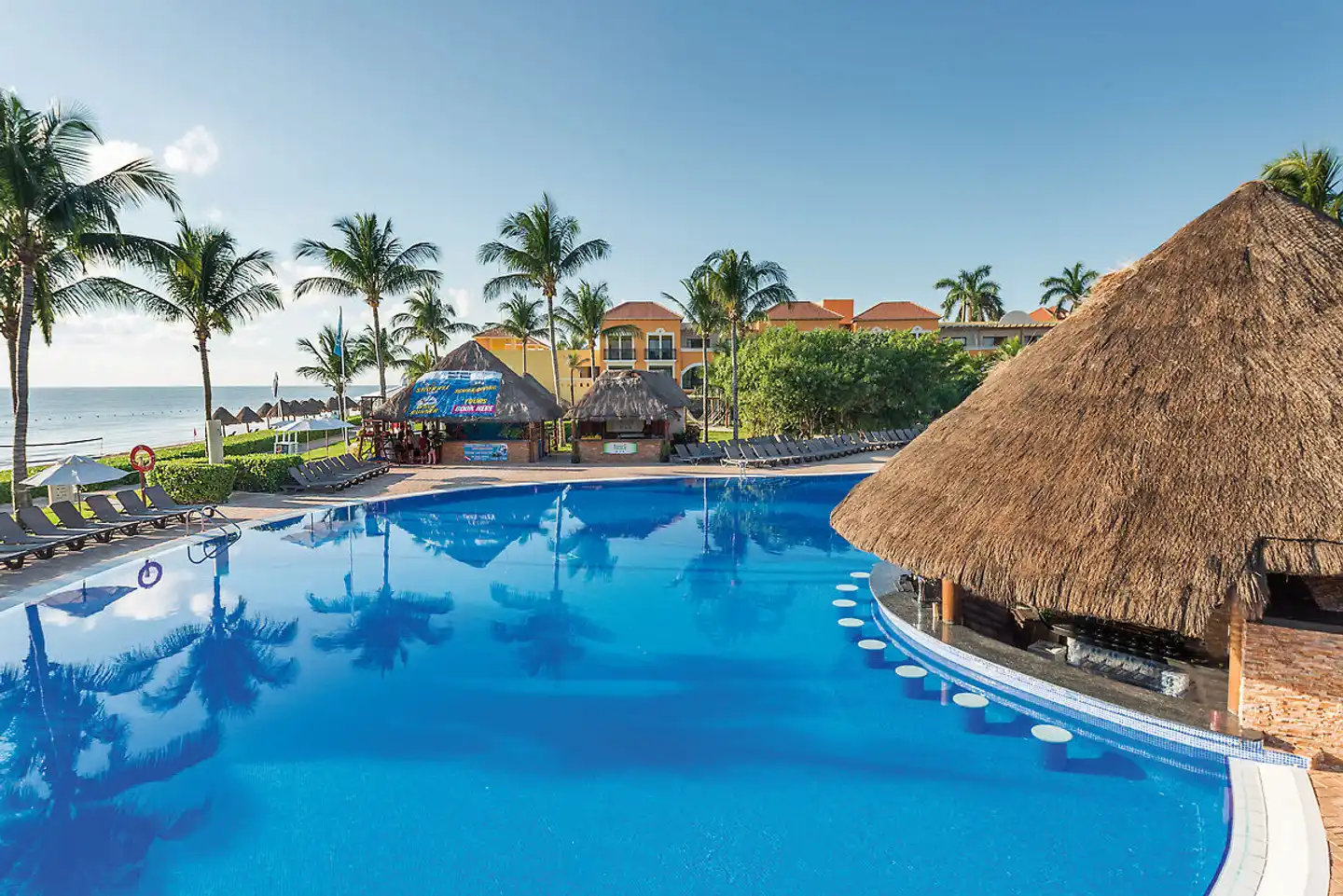 Ocean Coral & Turquesa Pool
