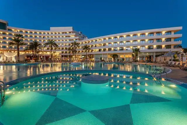 Hotel Mediterranean Palace Pool