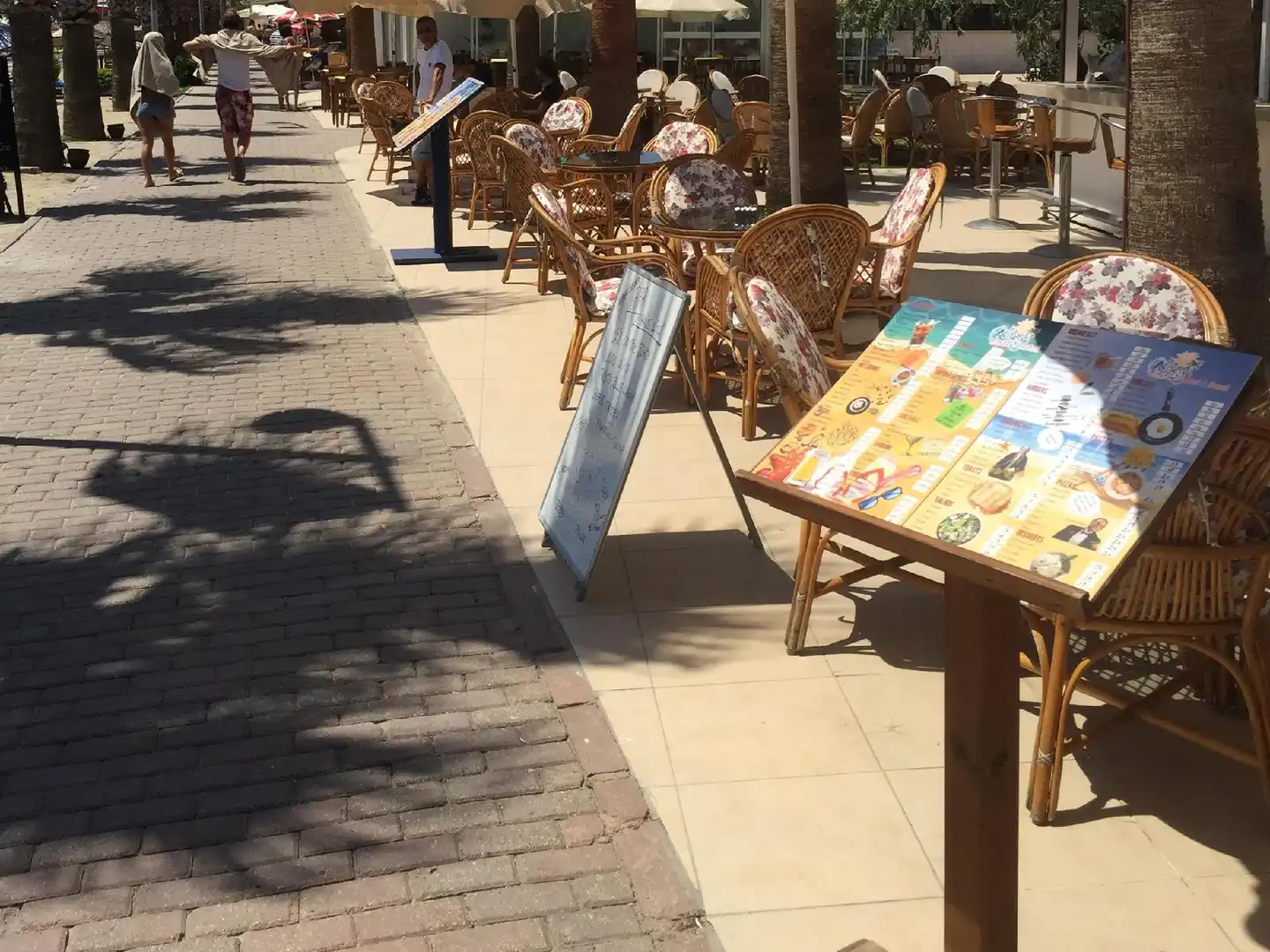 Nagi Beach Hotel Sport und Entertainment