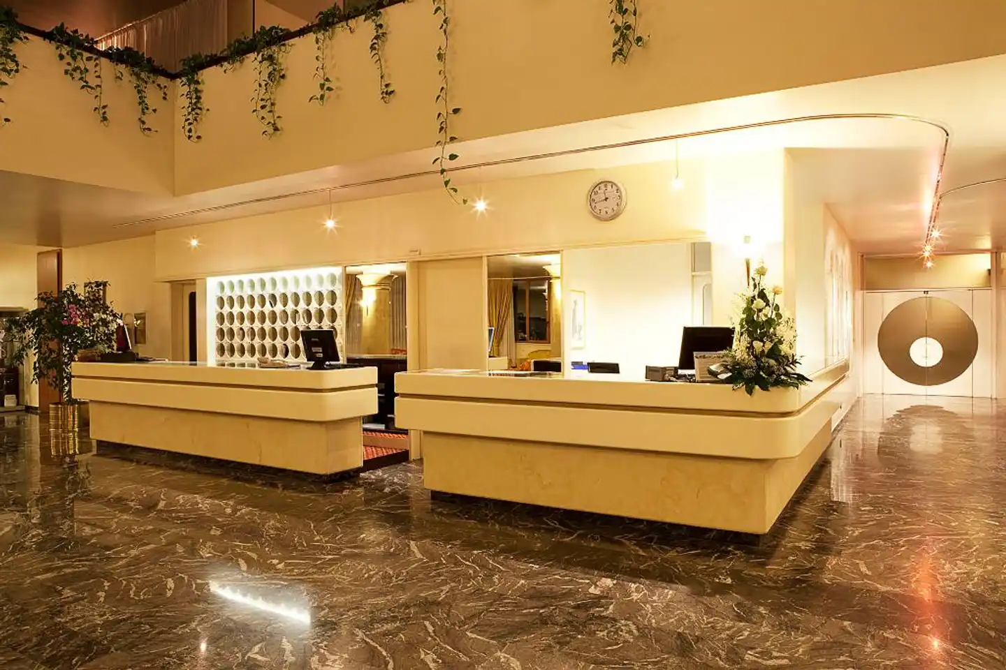 Hotel Sporting Lobby