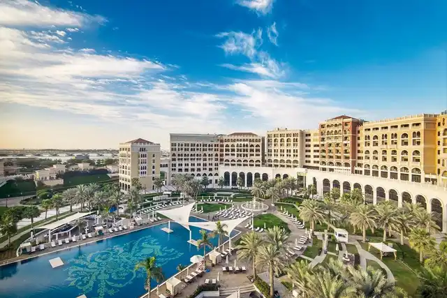 The Ritz-Carlton Abu Dhabi, Grand Canal Aussenansicht