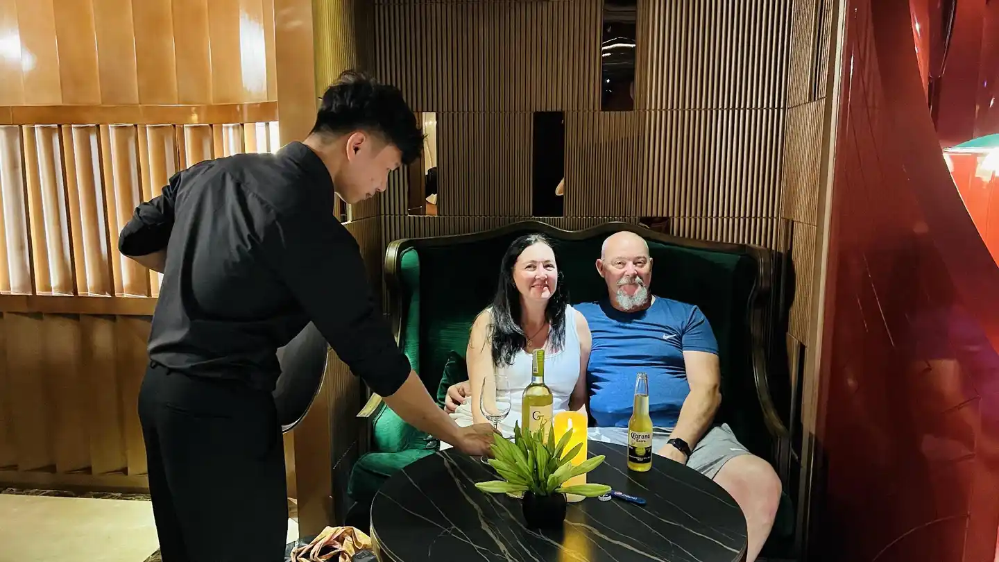 Golden Silk Boutique Hotel Personen