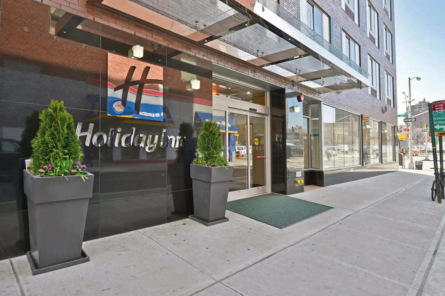 Holiday Inn NYC - Lower East Side Lobby