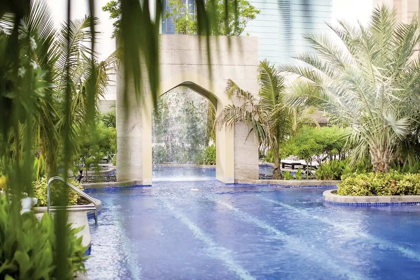 Conrad Dubai Hallenbad