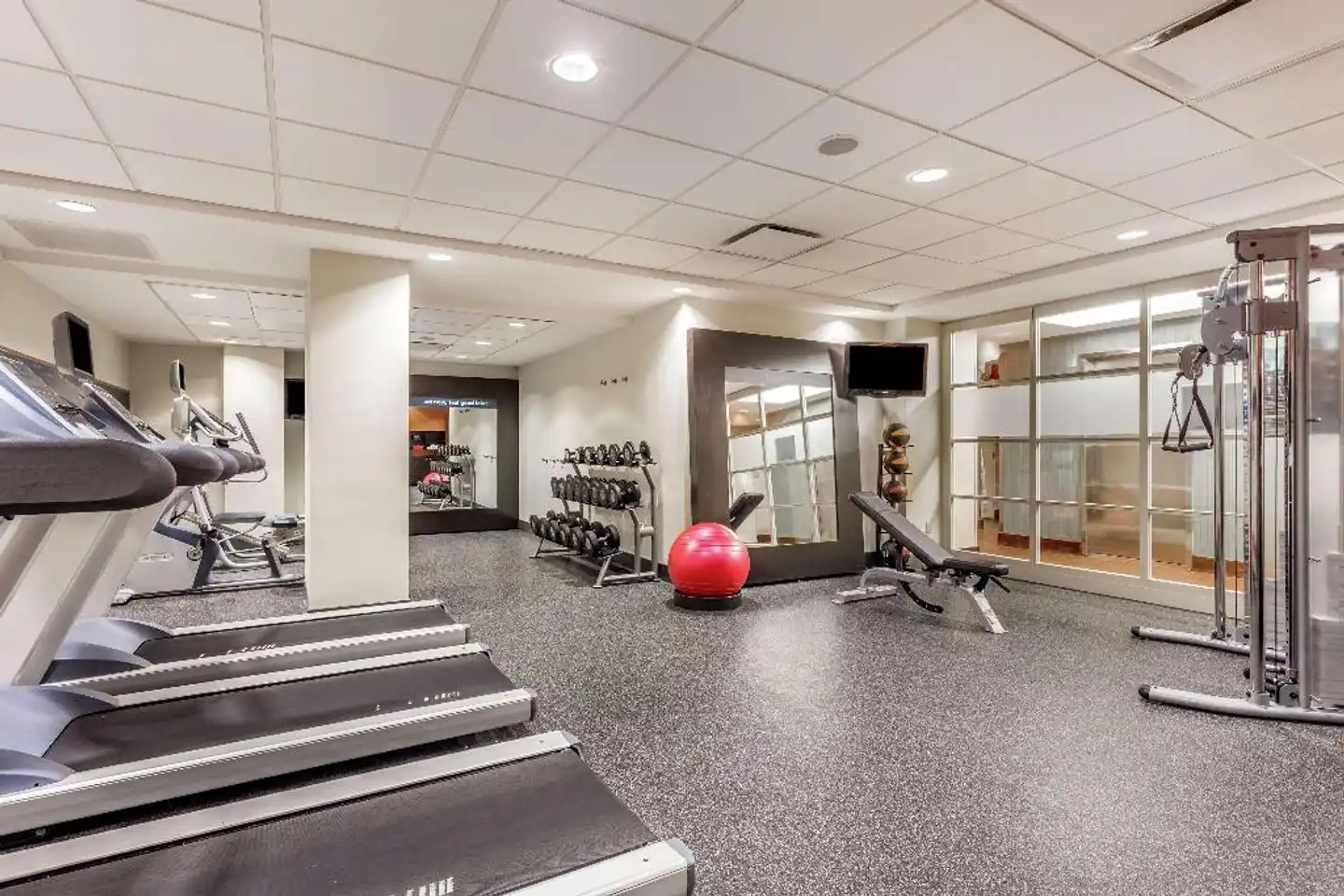Hampton Inn Manhattan/United Nations Sport und Entertainment