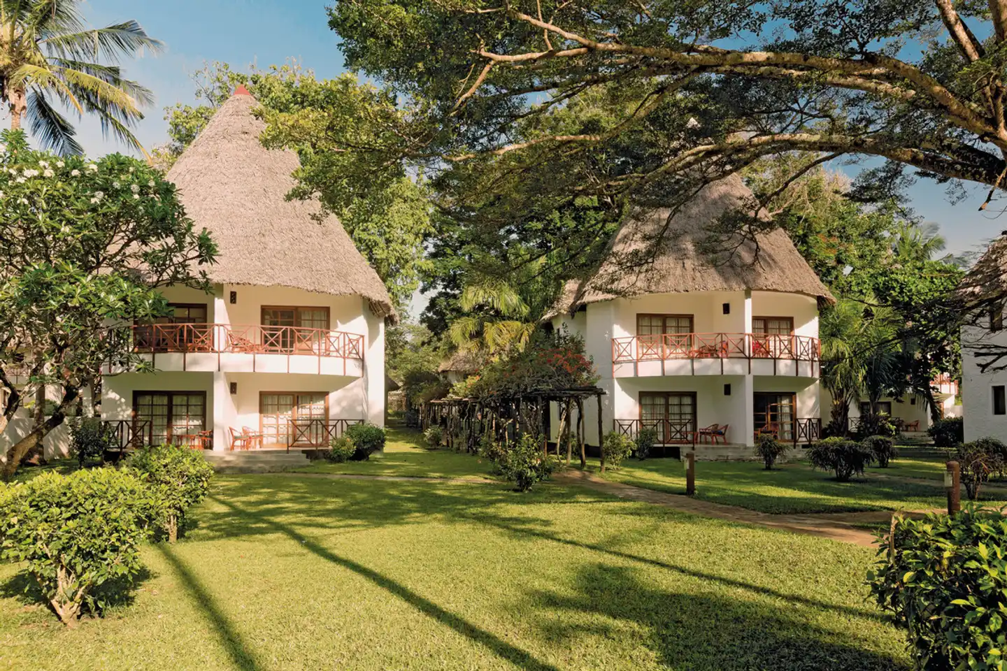Neptune Village Beach Resort & Spa Aussenansicht