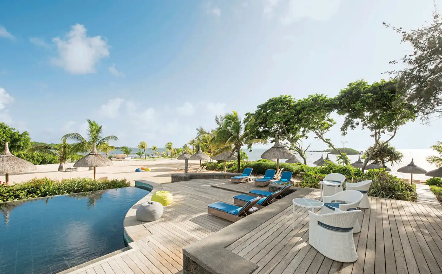 Radisson Blu Azuri Resort & Spa Pool