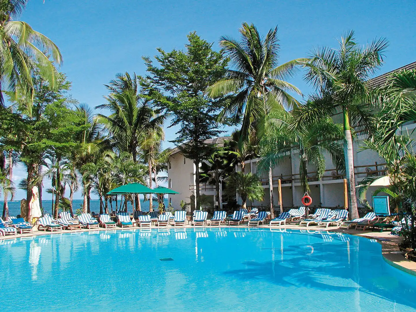 Traveller's Club Pool