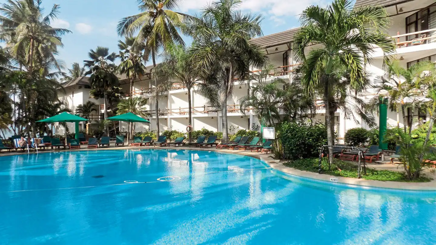 Traveller's Club Pool