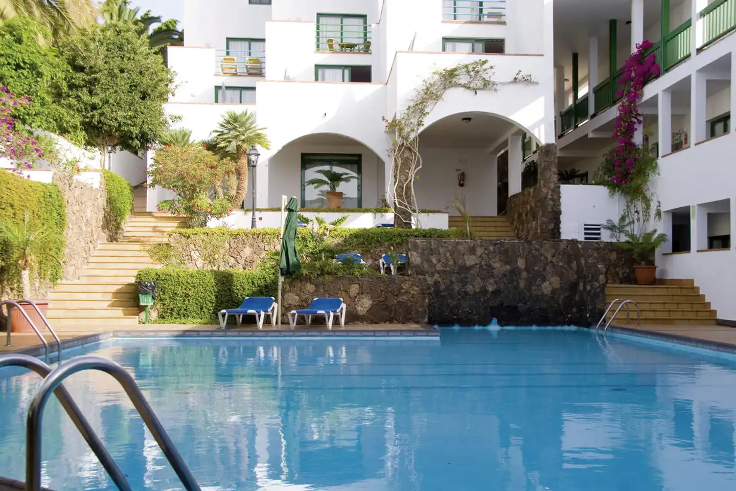 Aparthotel Esquinzo Y Monte del Mar Pool