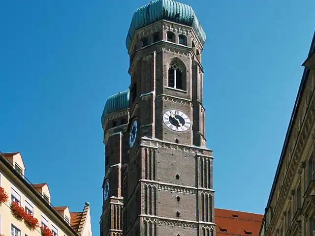 ibis Muenchen City Ost Aussenansicht