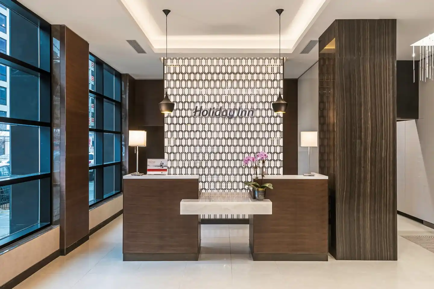 Holiday Inn Brooklyn Downtown Lobby