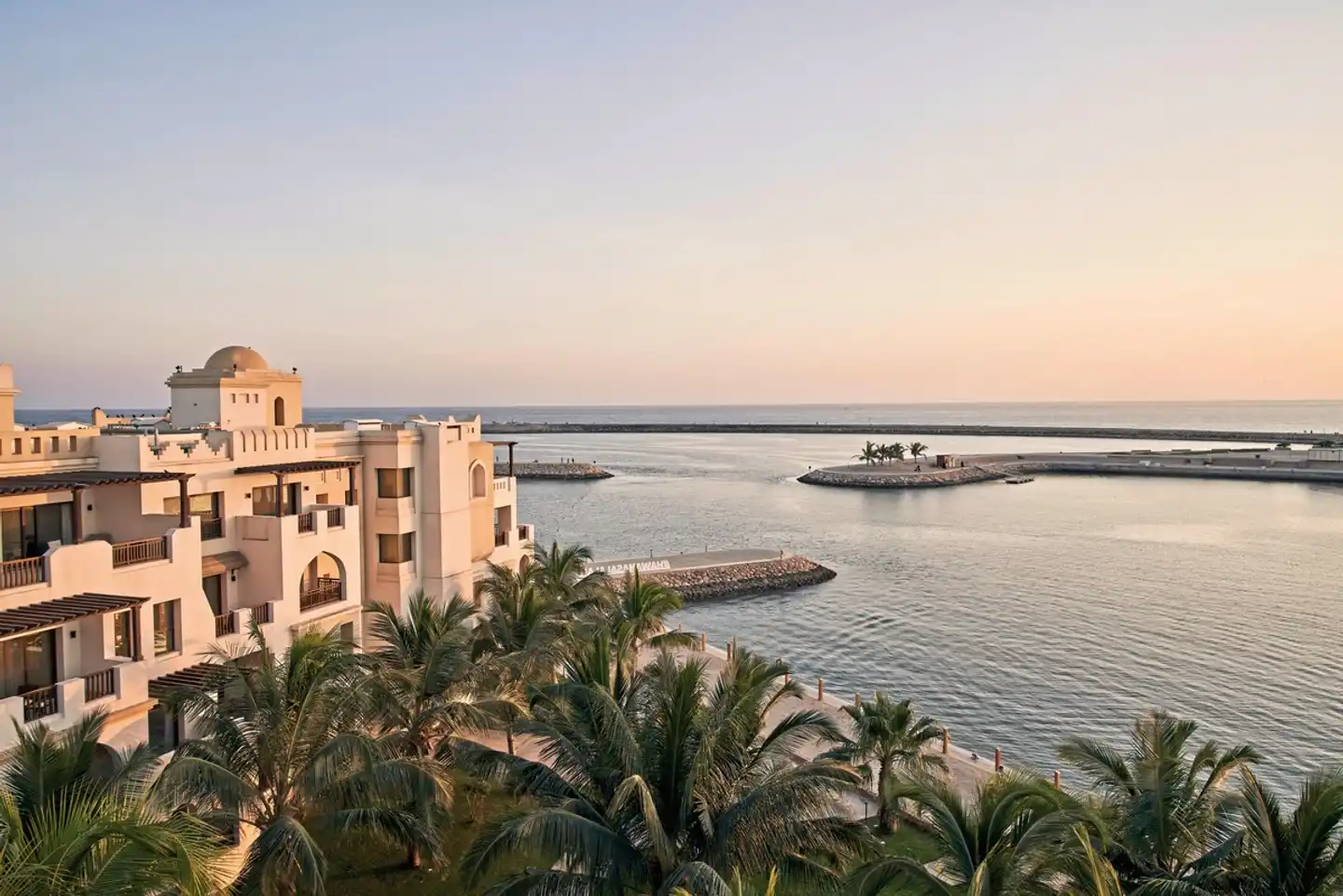 Fanar Hotel & Residences Strand