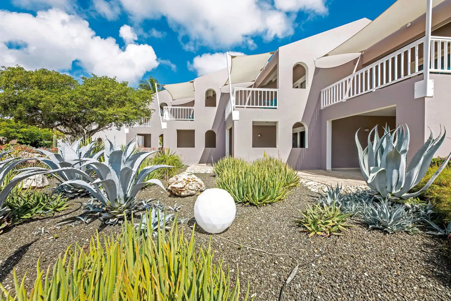 Coral Estate Luxury Resort Aussenansicht