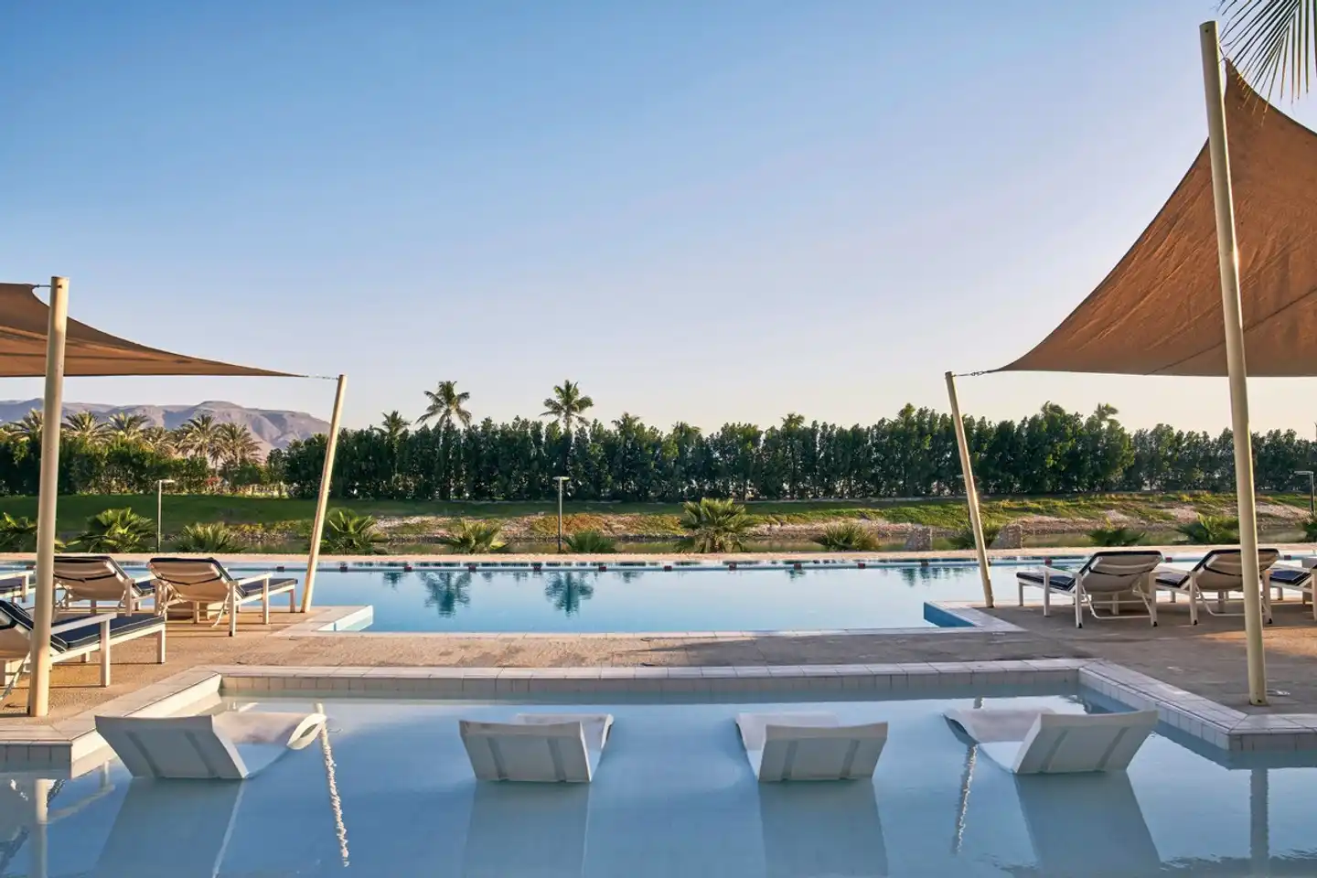 Fanar Hotel & Residences Pool